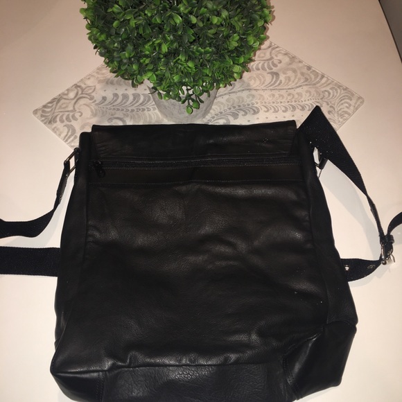 Toni & Guy leather bag - Picture 2 of 5